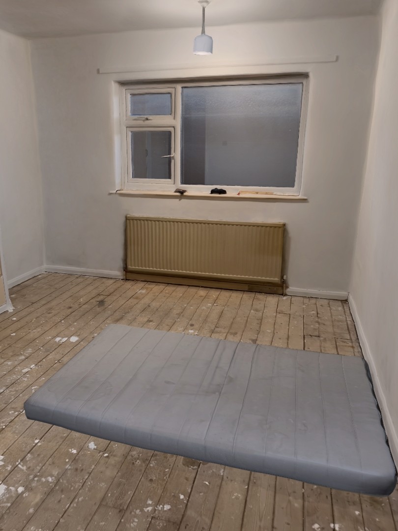 50s Realrooms Decoratong Empty Room